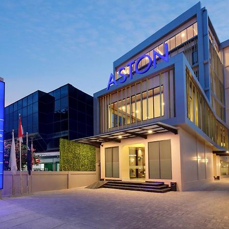 Aston Palu Hotel & Conference Center Екстер'єр фото