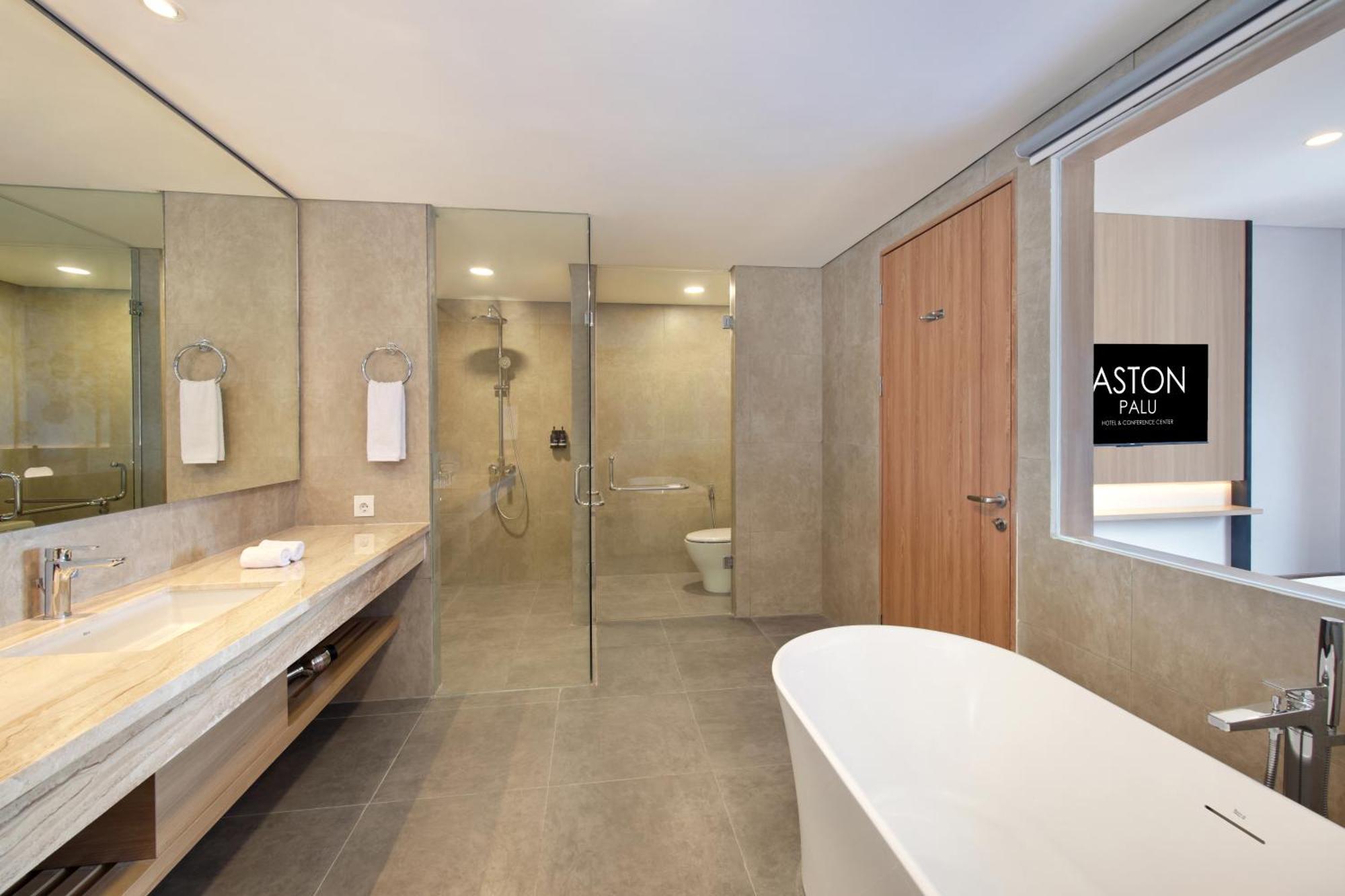 Aston Palu Hotel & Conference Center Екстер'єр фото