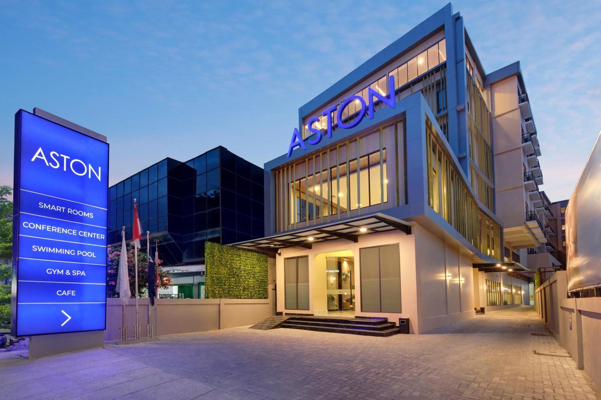 Aston Palu Hotel & Conference Center Екстер'єр фото